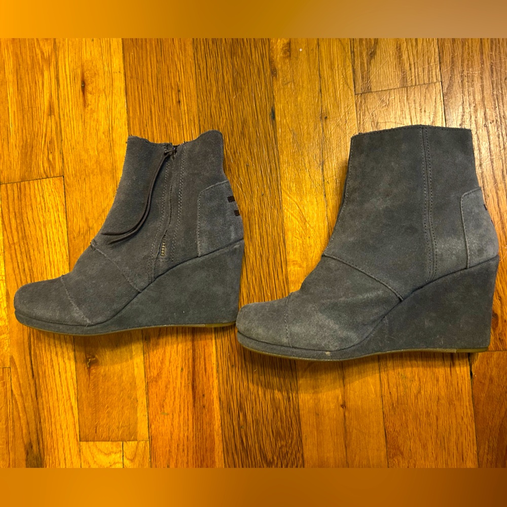 Toms suede wedge bootie